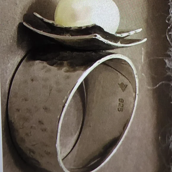 Silpada Vintage Hammered Sterling Silver Ring With Freshwater Pearl- Size 7 - Picture 5 of 5